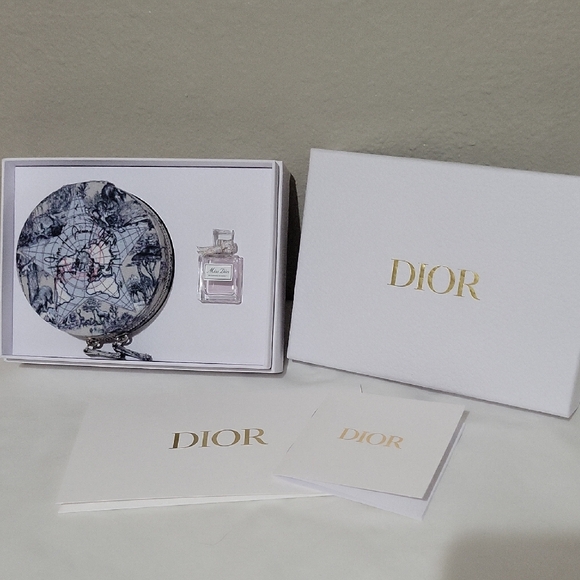 DIOR Around The World  Travel Jewelry Case Gift Set - Picture 2 of 3